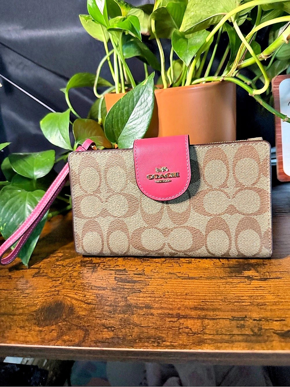 Coach wristlet wallet Monogram in Brown & Pink Like New